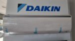 unitié intérieur DAIKIN 9000 BTU avec support